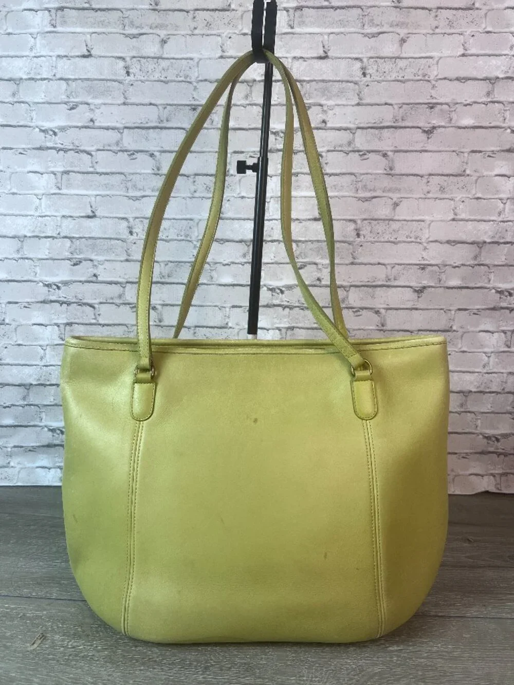 RARE COLOR!! Coach Vintage Medium Framed Pouch 9998 in Lime
